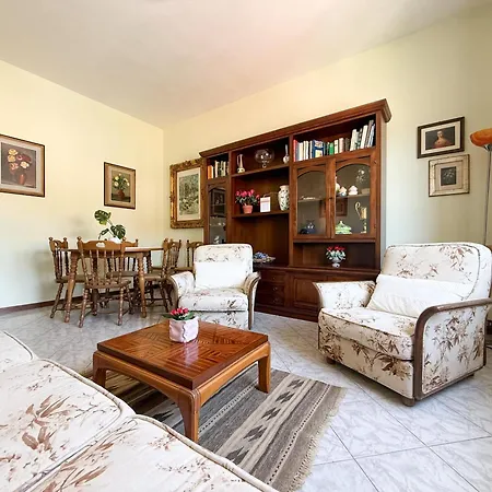 Cuore Di Nozzano Castello アパート